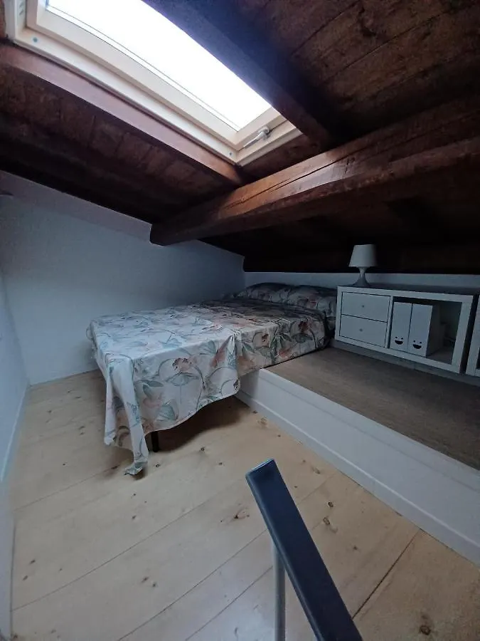 Casa Vacanze L'Acquerello Lari 0*,